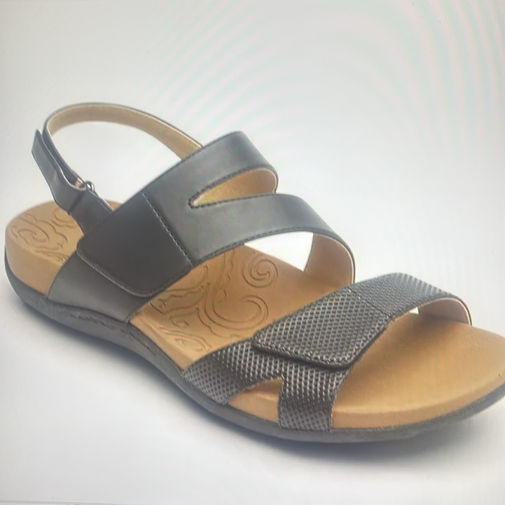 NWB Rockport Ridge Asym Velcro Sandal.   Size 6. Metallic